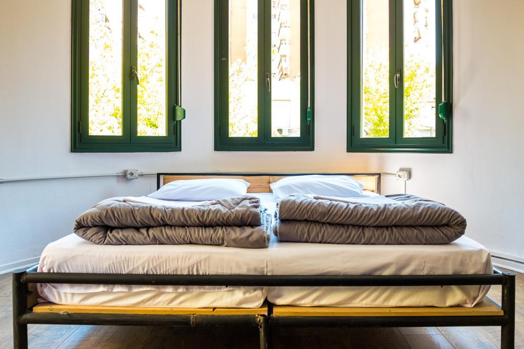 Destil Hostel Тирана Екстериор снимка