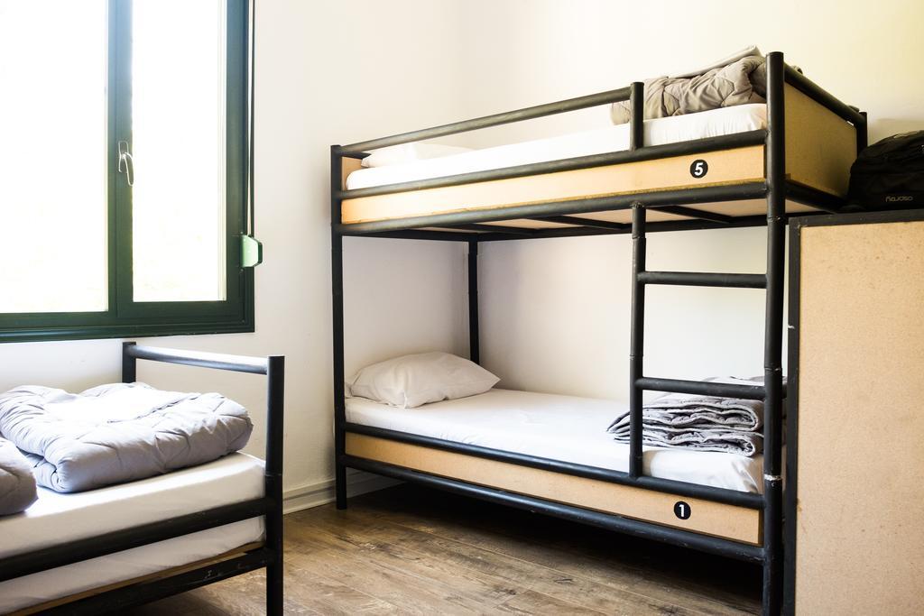 Destil Hostel Тирана Екстериор снимка