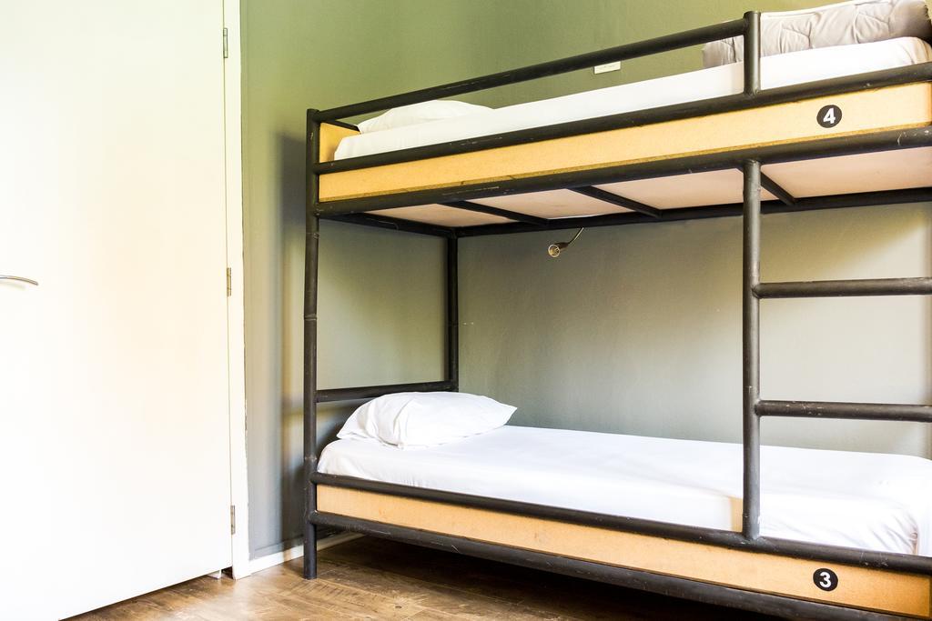 Destil Hostel Тирана Екстериор снимка